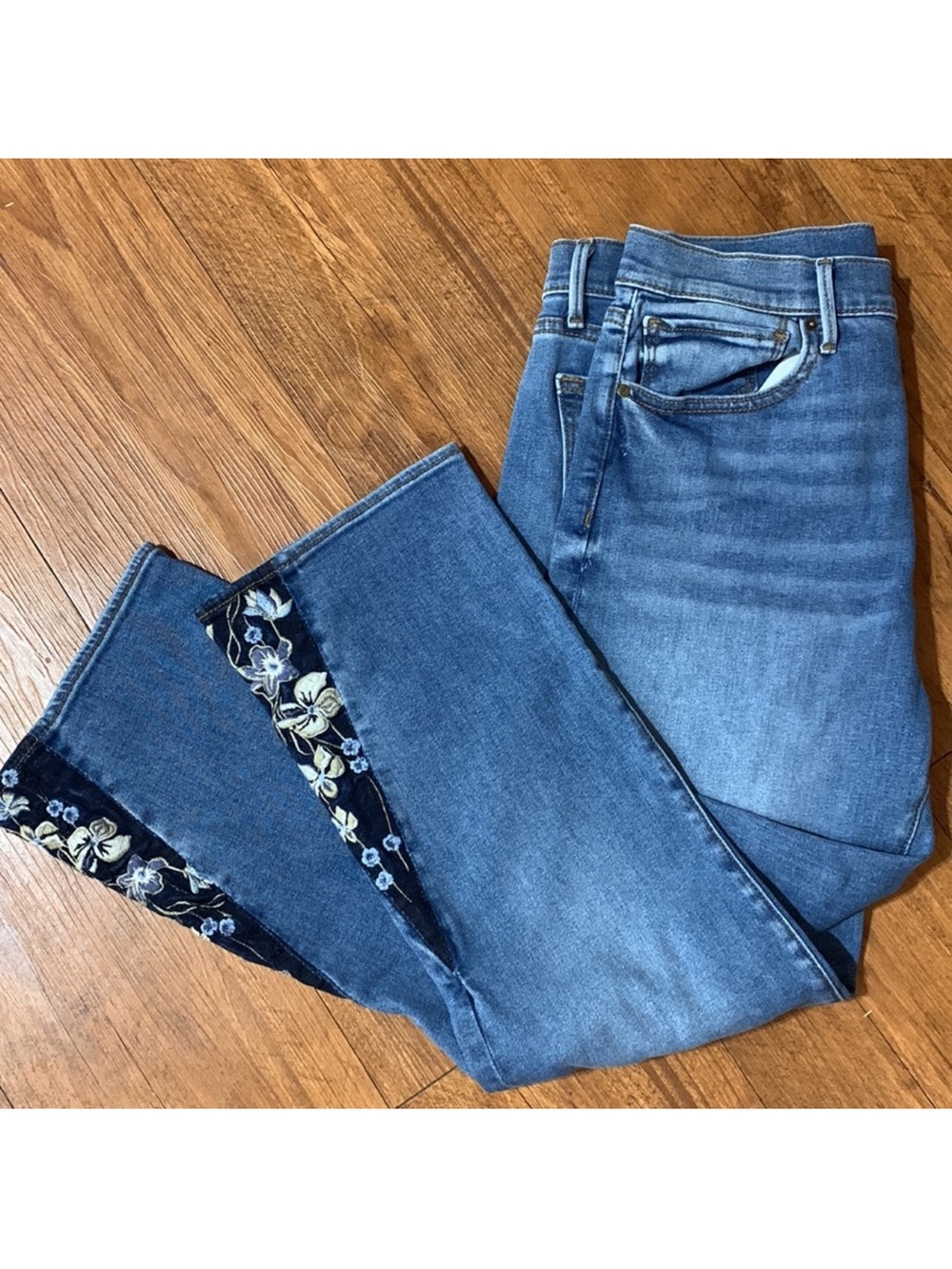 Driftwood Amelia Classic Fit Cropped Blue Floral Embroidered Jeans Women’s 29